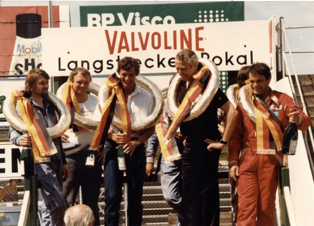 19810501 Broehling und Felder Gesamtsieger VLN Langstreckenpokal Foto Josef Weitz (2).jpg